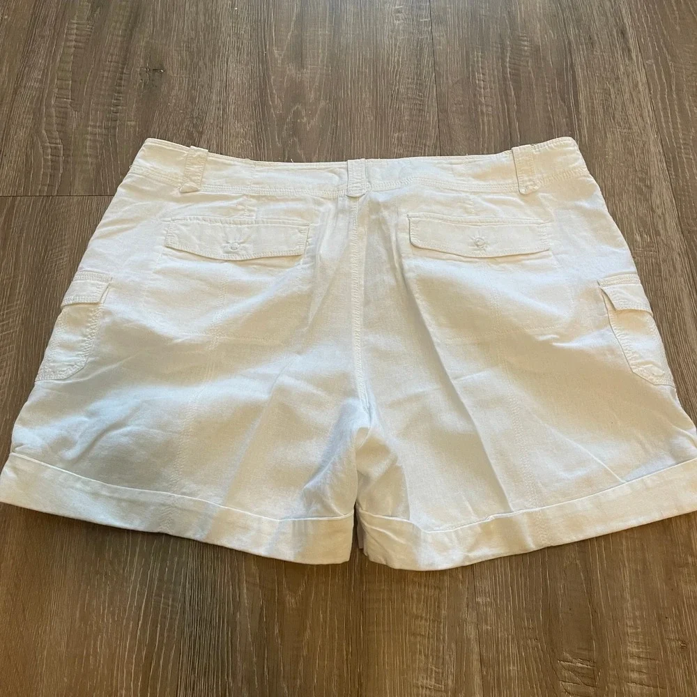 Merona White Linen Blend Cargo Shorts Women's Size 14 Cuffed Summer Casual